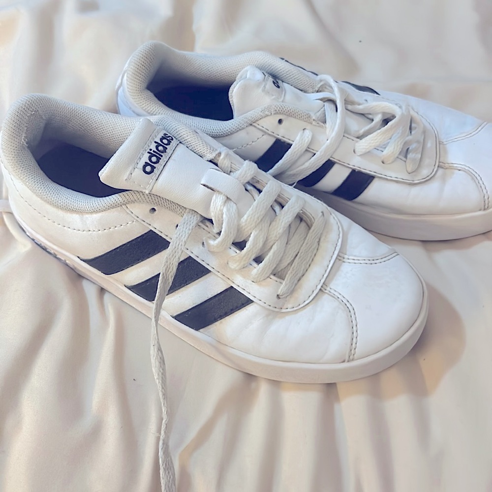 Adidas unisex black and white